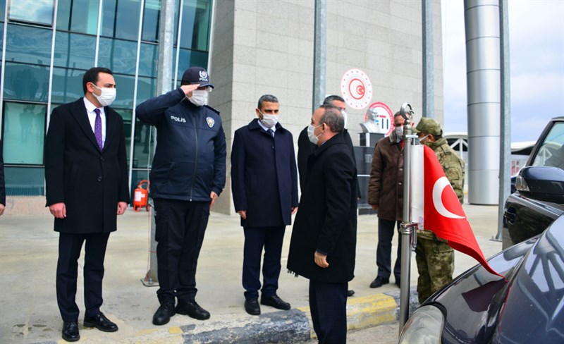VALİ ÖNER’DEN SINIRA ÇIKARMA