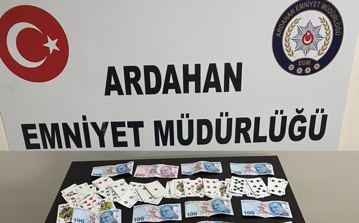 KUMAR OYNARKEN BASKINA UĞRADILAR