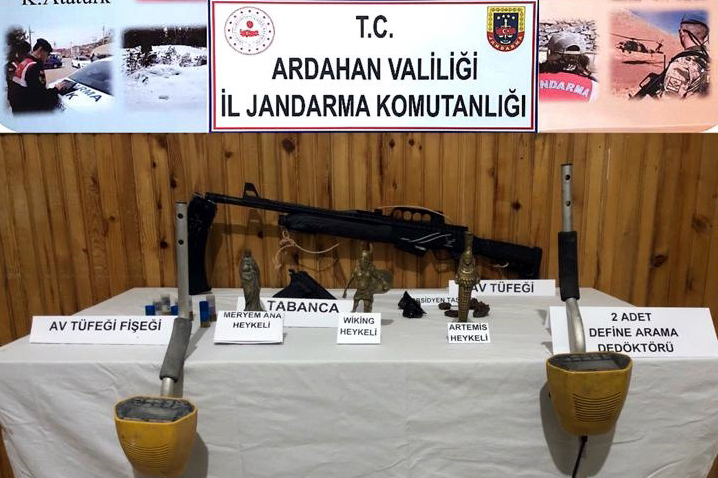 ROMA DÖNEMİNE AİT MERYEM ANA HEYKELİ ELE GEÇİRİLDİ