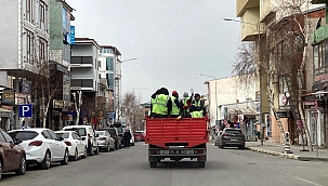 BELEDİYE İŞÇİLERİNİ, KORONA BİLE DURDURAMIYOR