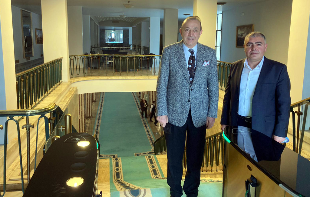 İHSAN AKDEMİR’İ BİLEN BİLİR!