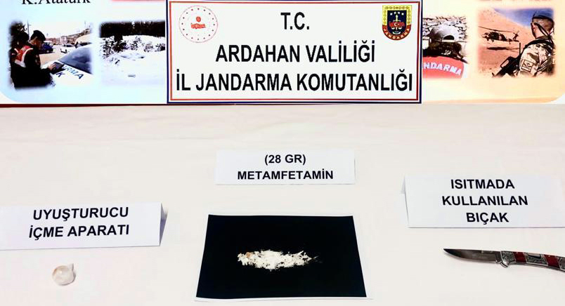 UYUŞTURUCUDAN 4 KİŞİ GÖZALTINA ALINDI