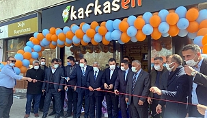 YÖRESEL ÜRÜNLERE KADİR ÖZER VE "KAFKASELİ" DEĞDİ