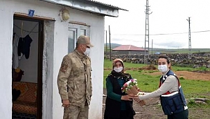 JANDARMA ŞEHİT ANNELERİNİ UNUTMADI