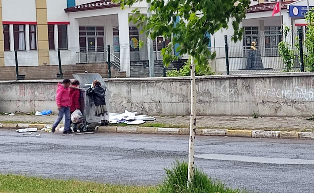 YOKSULLUK PANDEMİ DİNLEMİYOR!