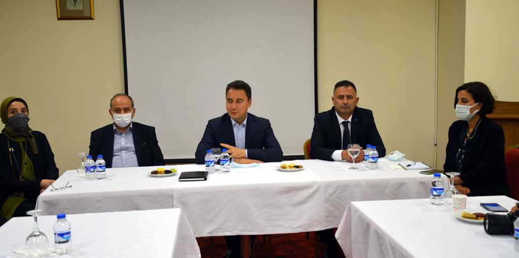 ALİ BABACAN; ARDAHAN'DA GAZETECİLERLE BULUŞTU