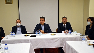 ALİ BABACAN; ARDAHAN'DA GAZETECİLERLE BULUŞTU