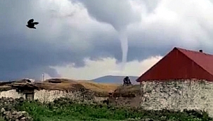 ARDAHAN’DA HORTUM, ÇATILAR UÇTU