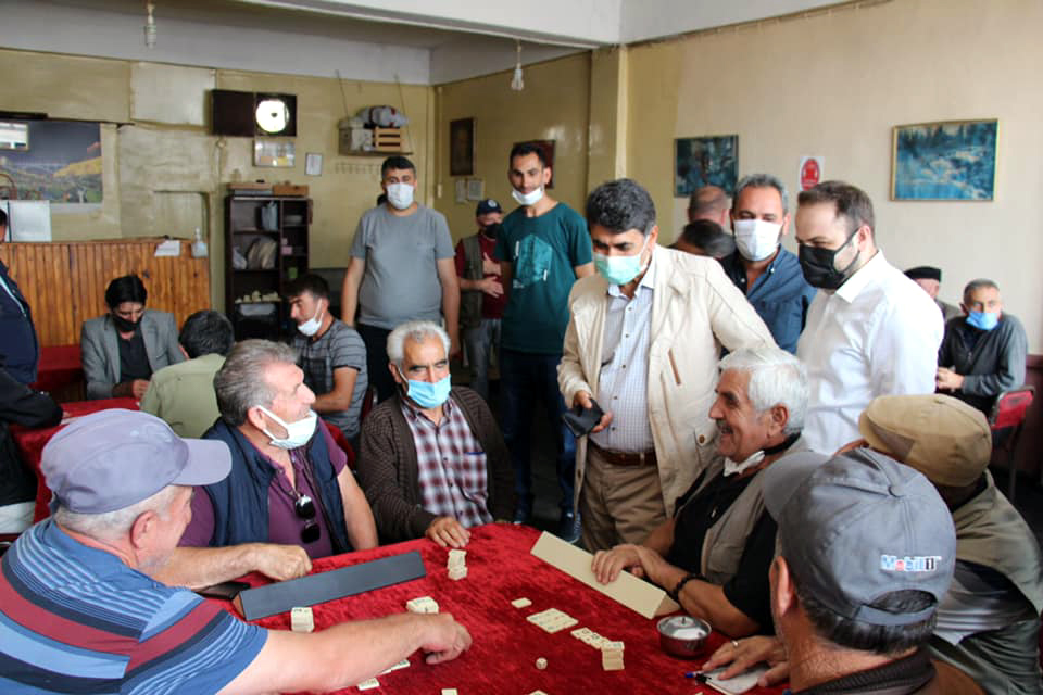 AK Parti’den esnafa ziyaret, Rektör’e destek