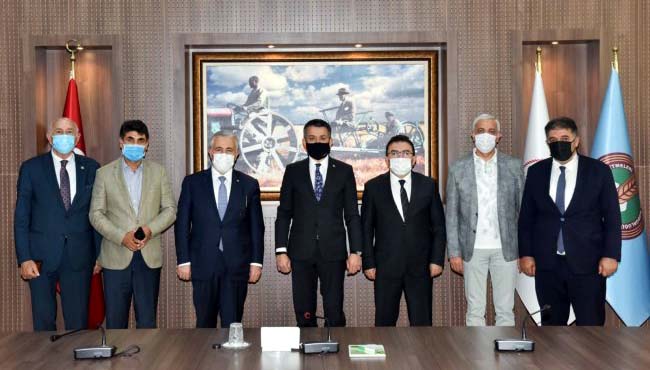 ATALAY, ARSLAN VE KILIÇ, BAKANLA TARIMI GÖRÜŞTÜLER