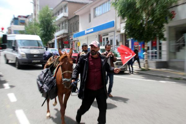 LEVENT PEHLİVAN’DAN ATLI TÜNEL EYLEMİ