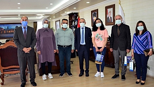 VALİ ÖNER’DEN GÖFER’E TEBRİK VE ÖDÜL