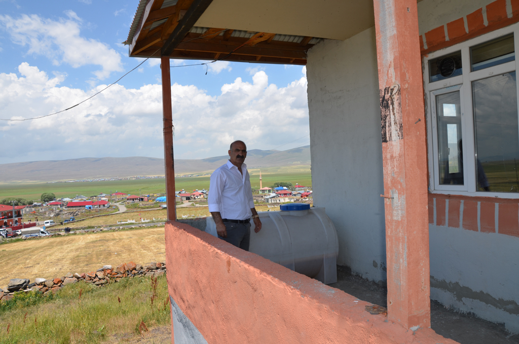 YAĞMUROĞLU KÖYÜ, SU SIKINTISI ÇEKİYOR