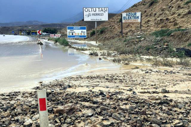 GÖLE-OLTU KARAYOLU ULAŞIMA AÇILDI