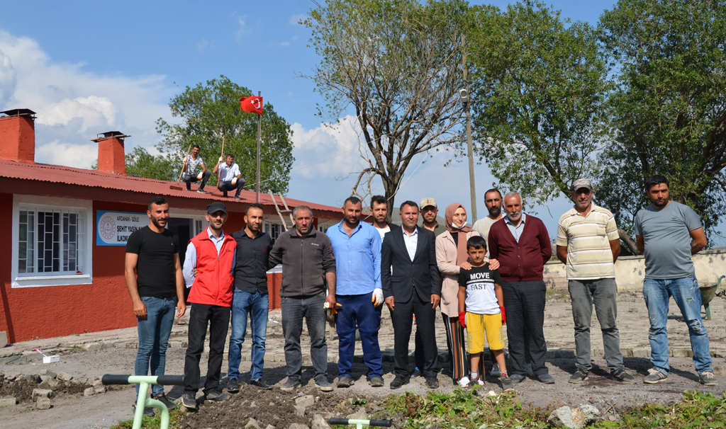 HEM KORUYORLAR, HEMDE ONARIYORLAR!