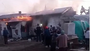 EVLERİ KÜLE DÖNEN AİLE ORTADA KALDI!