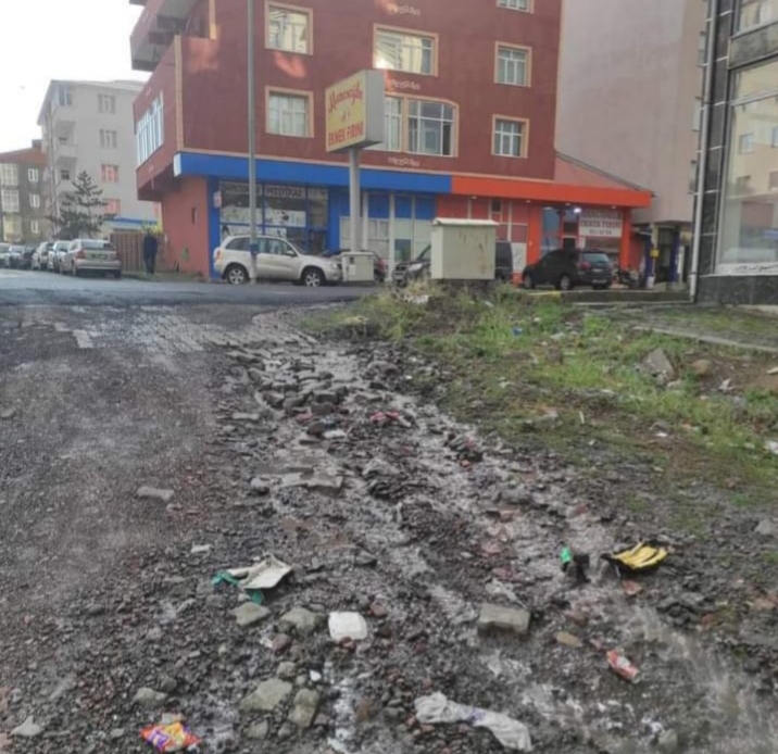 ONLAR TALEP ETTİ, BELEDİYE "KENDİN YAP" DEDİ!