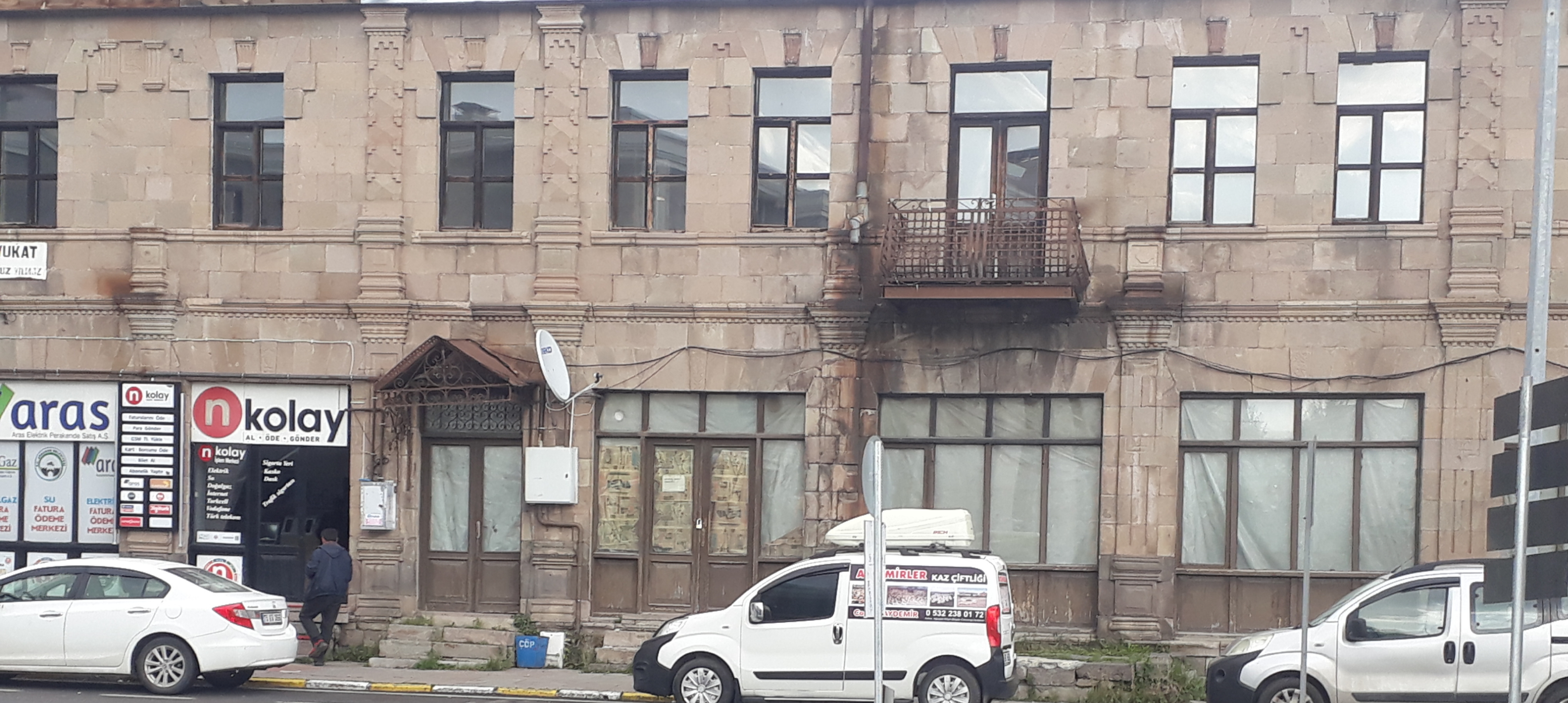 TARİHİ BİNADA NELER OLUYOR?