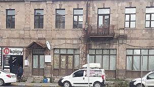 TARİHİ BİNADA NELER OLUYOR?