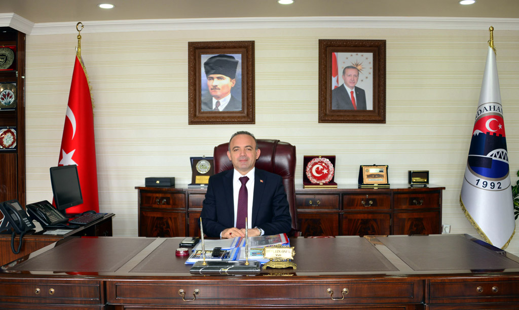 VALİ ÖNER’DEN CUMHURİYET BAYRAMI MESAJI