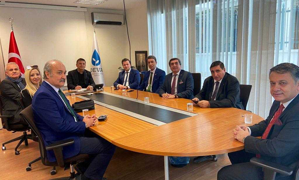 KGK, siyasi partilerden medya için destek istedi