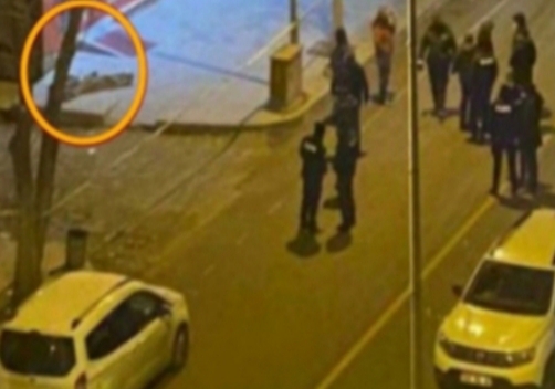 POLİS, KALDIRIMA O CESEDİ BIRAKANLARIN PEŞİNDE!