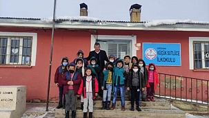 VEFALI ÖĞRETMEN, BEDENLERİ VE YÜREKLERİ ISITTI