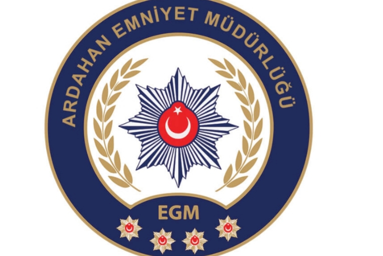 ARDAHAN'DA KUMARCI AVI SÜRÜYOR!