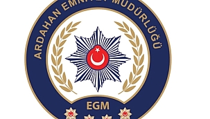 ARDAHAN'DA KUMARCI AVI SÜRÜYOR!