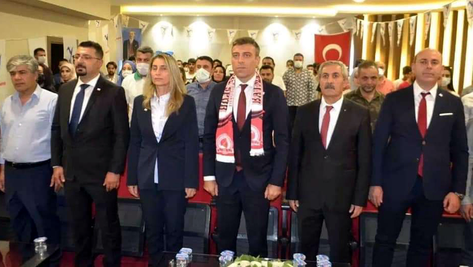 TÜRKİYE YENİLİK PARTİSİ'NE GÖNÜL VERDİ