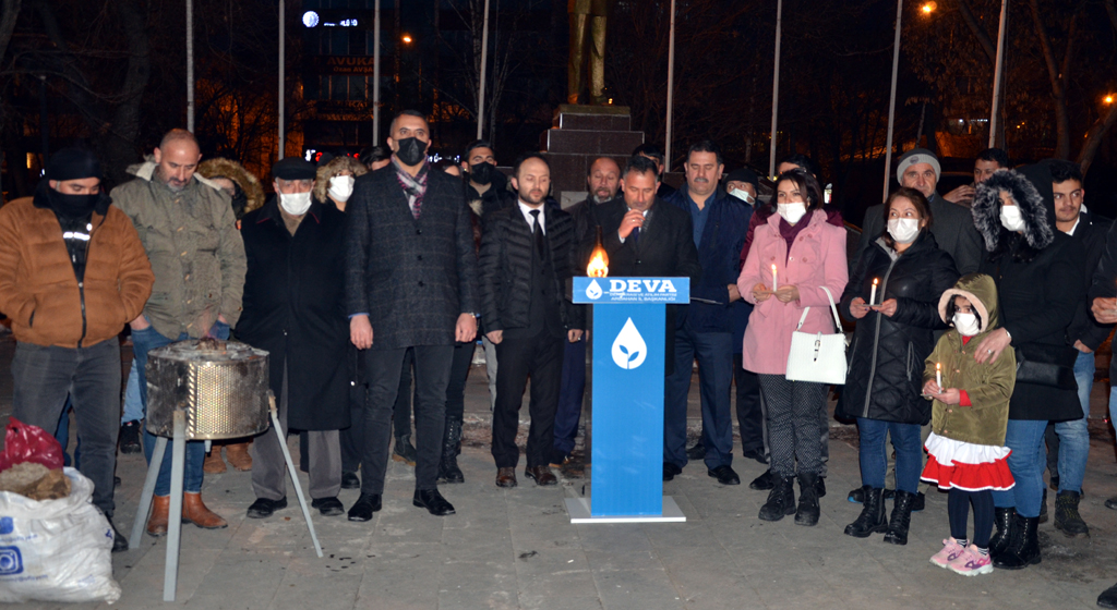 DEVA PARTİSİ ARDAHAN'DA ZAMLARI MUM YAKARAK PROTESTO ETTİ