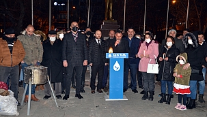 DEVA PARTİSİ ARDAHAN'DA ZAMLARI MUM YAKARAK PROTESTO ETTİ