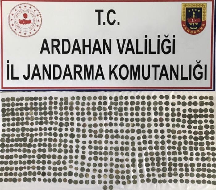 ​ARDAHAN'DA BİZANS SİKKELERİ ELE GEÇİRİLDİ