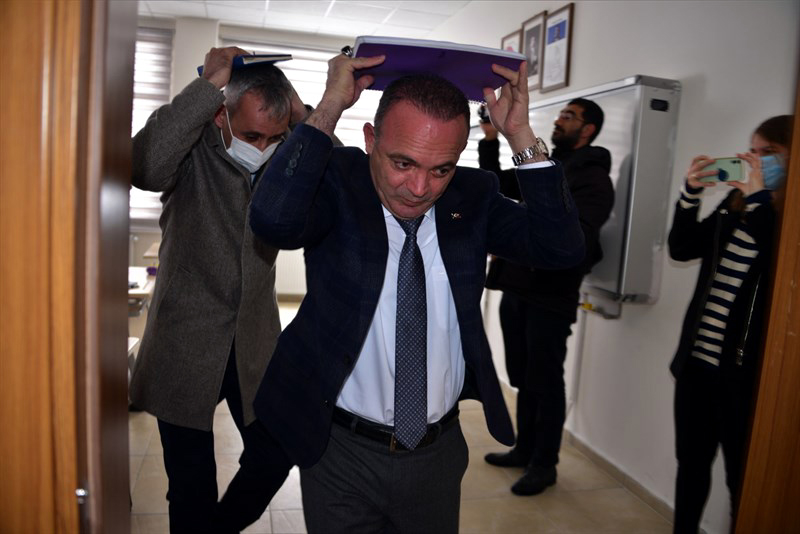 ARDAHAN'DA DEPREM ANI VE TAHLİYE TATBİKATI