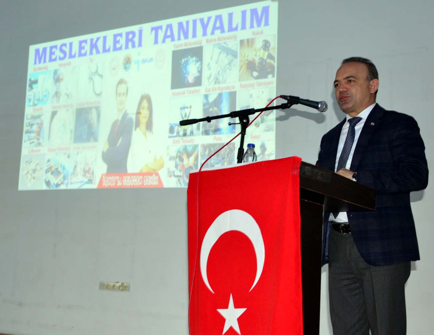 İŞKUR VE MİLLİ EĞİTİM, MESLEK TANITIM GÜNÜ İLE ÖĞRENCİLERİ BİLGİLENDİRDİ