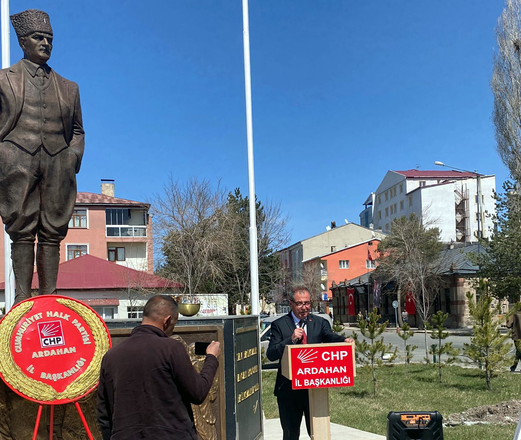 ARDAHAN CHP’DEN 23 NİSAN KUTLAMASI