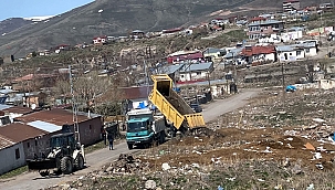 YENİMAHALLE 2.ETAP KONUT ALANINDA ÇÖP DAĞLARI OLUŞTU