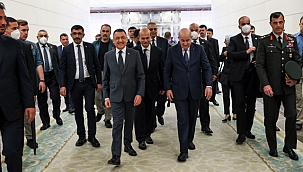 ATALAY, CEZAYİR CUMHURBAŞKANI ABDULMECİD TEBBUN’U KARŞILADI