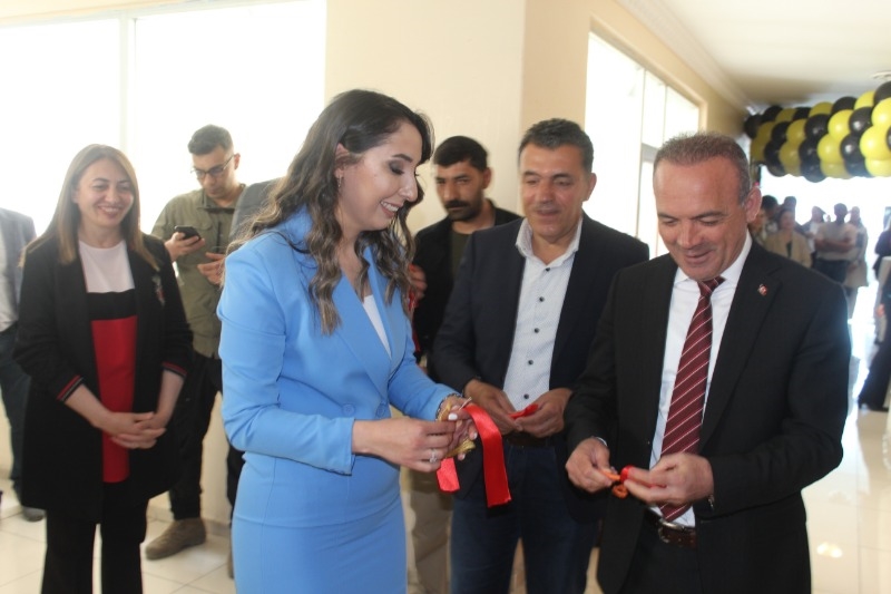 NOSTALJİ GÜZELLİK MERKEZİ'NE MUHTEŞEM AÇILIŞ
