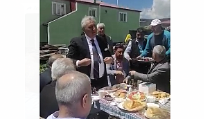 SAFFET KAYA: CUMHURBAŞKANI GELSE BÖYLE BİR KALABALIKLA KARŞILANMAZ!