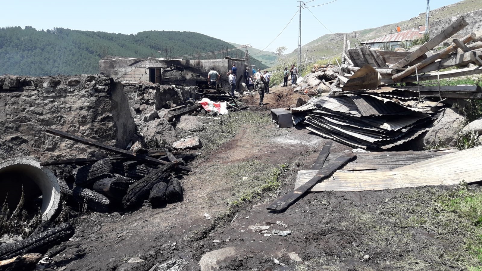 ARDAHAN’DA KORKUTAN YANGIN