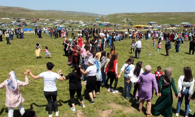 BÜLBÜLAN YAYLA FESTİVALİNDE RENKLİ GÖRÜNTÜLER