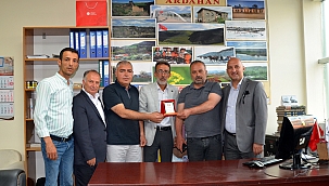 İYGAD ARDAHAN’DA: ABDULLAHOĞLU MESLEKTAŞLARINI UNUTMADI