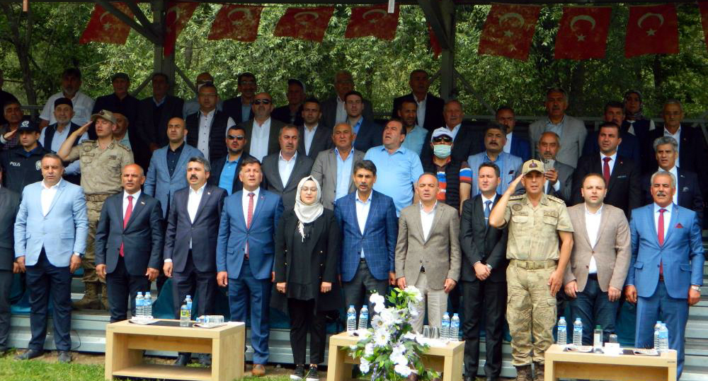 POSOF 12. AŞIKLAR VE TÜRKÜ ŞÖLENİ RENKLİ GÖRÜNTÜLERE SAHNE OLDU