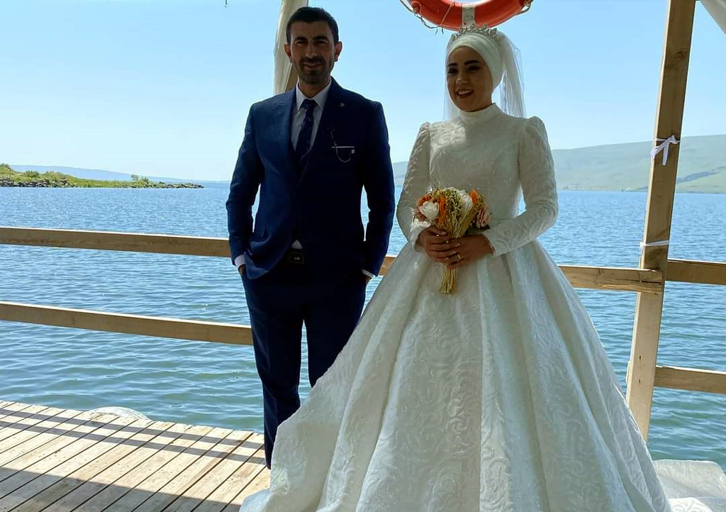SELCAN VE DURAL ÇİFTİNDEN DÜĞÜN TEŞEKKÜRÜ