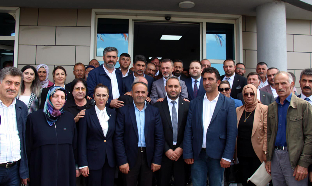 AK PARTİ, ARDAHAN'A BÜYÜK ÖNEM VERİYOR