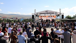 ARDAHAN’DA BAL FESTİVALİ COŞKUSU