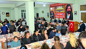 ARDAHAN VALİLİĞİ CEM EVİ'NDE İFTAR VERDİ