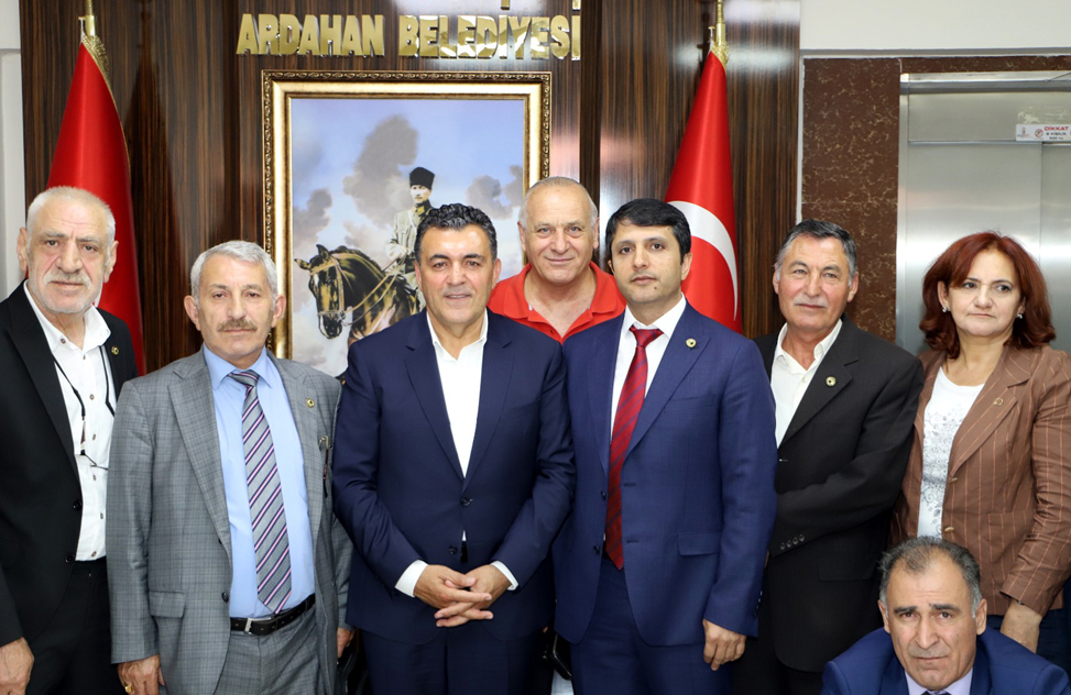 İSTANBUL ARDAHAN İL DERNEĞİ, ARDAHAN'A ÇIKARMA YAPTI