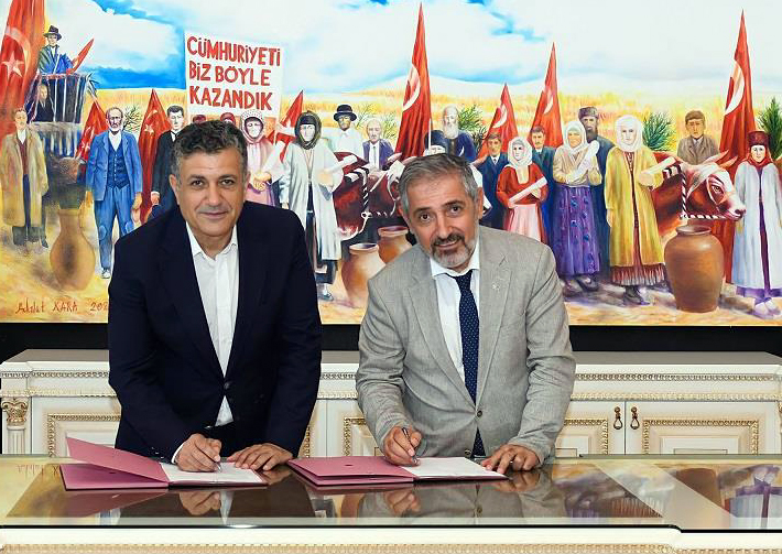 REKTÖR MEHMET BİBER’İN YÜZÜ GÜLÜYOR